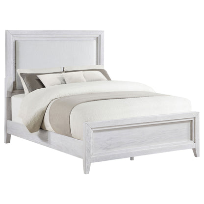 Cama tapizada Marielle con paneles en blanco desgastado