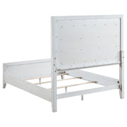 Juego de dormitorio Marielle Cal King en blanco desgastado