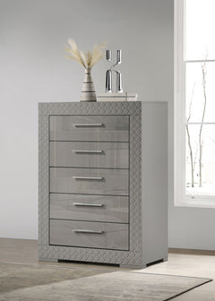 Cómoda de dormitorio Ives de 5 cajones, gris, alto brillo