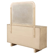 Cómoda Kailani de 9 cajones y espejo en roble beige