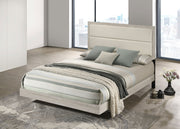 Cama Trenton de 54 pulgadas con paneles de madera color crema rústico