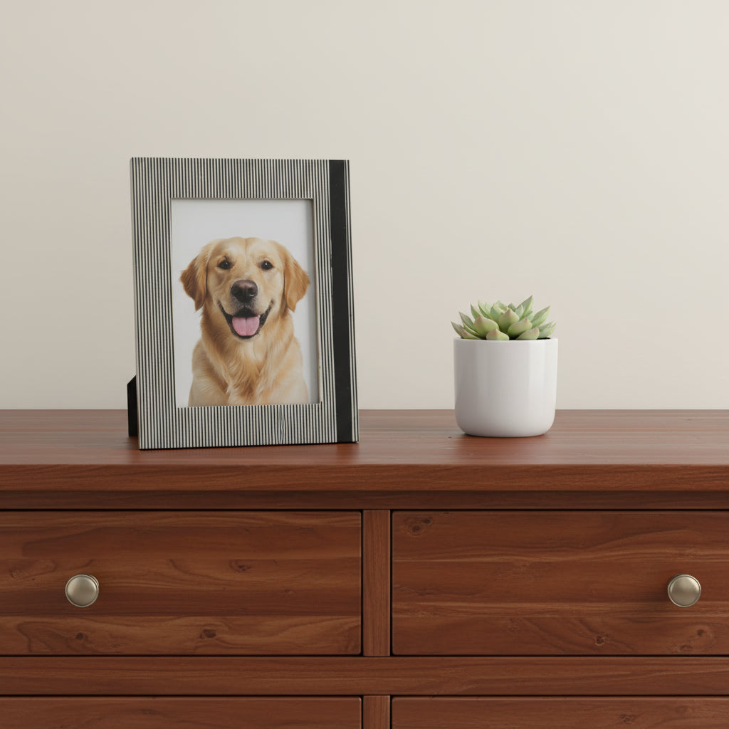 Lines Resin Photo Frame