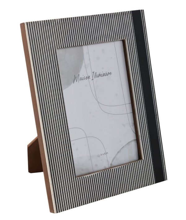 Evertonland Black Frame 8 in