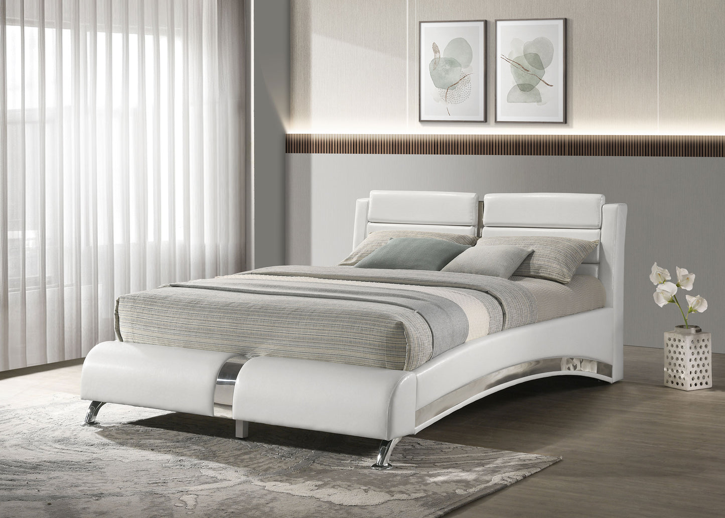 Jeremaine Upholstered Sleigh Bed White