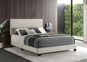 Cama tapizada en tela Dorian color crema