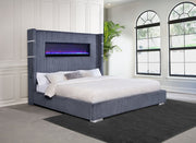 Cama Tisdall tapizada con visualizador de llamas