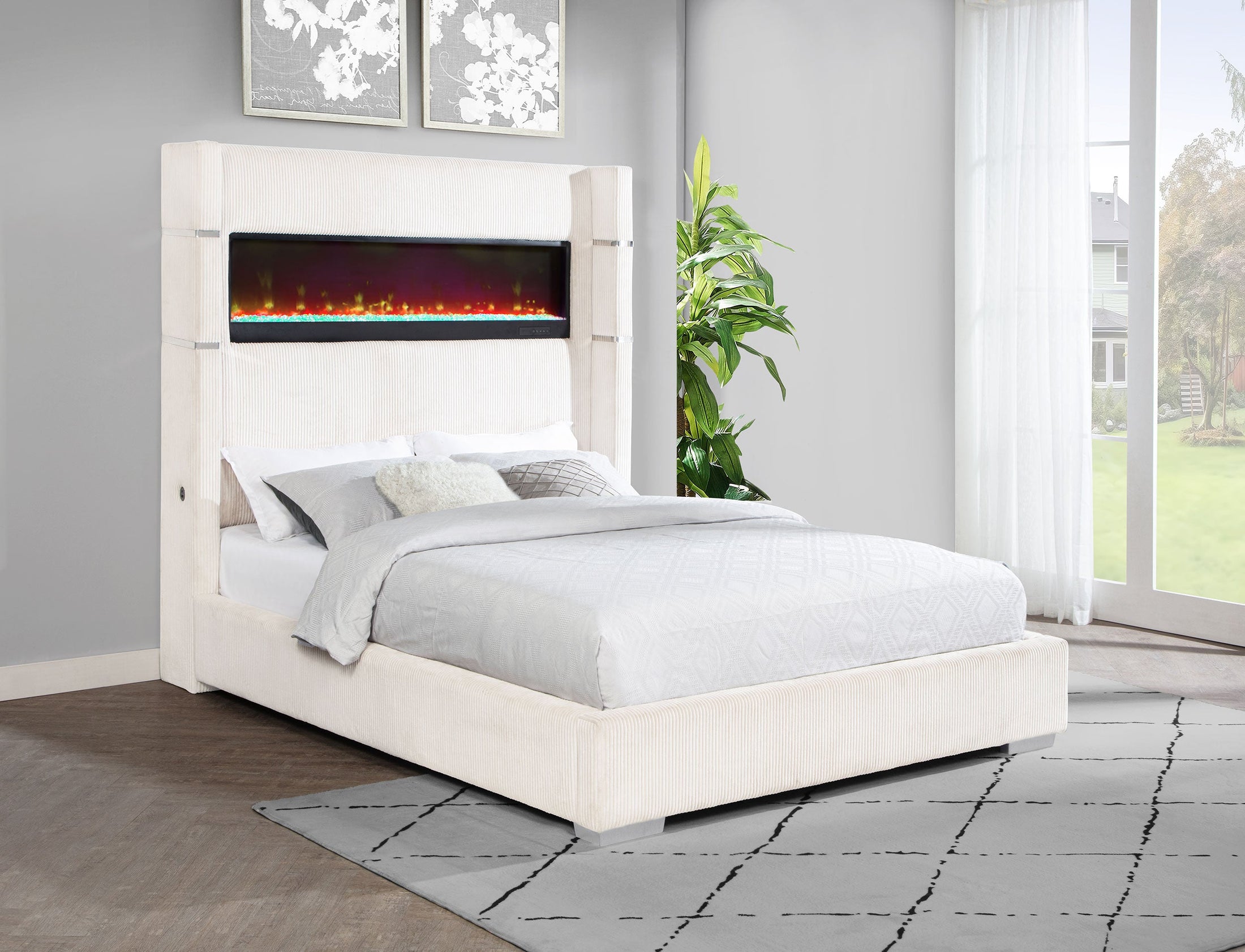 Cama Tisdall tapizada con visualizador de llamas