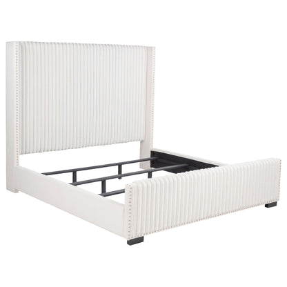 Cama tapizada Natasha de 65 pulgadas color crema