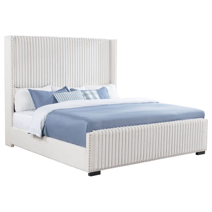 Cama tapizada Natasha de 65 pulgadas color crema