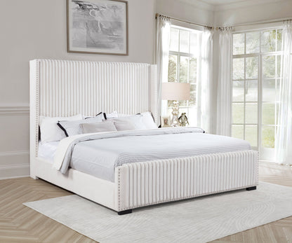 Cama tapizada Natasha de 65 pulgadas color crema