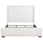 Cama tapizada Natasha de 65 pulgadas color crema