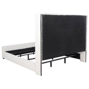Cama tapizada Natasha de 65 pulgadas color crema