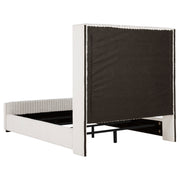 Cama tapizada Natasha de 65 pulgadas con respaldo alto, color crema