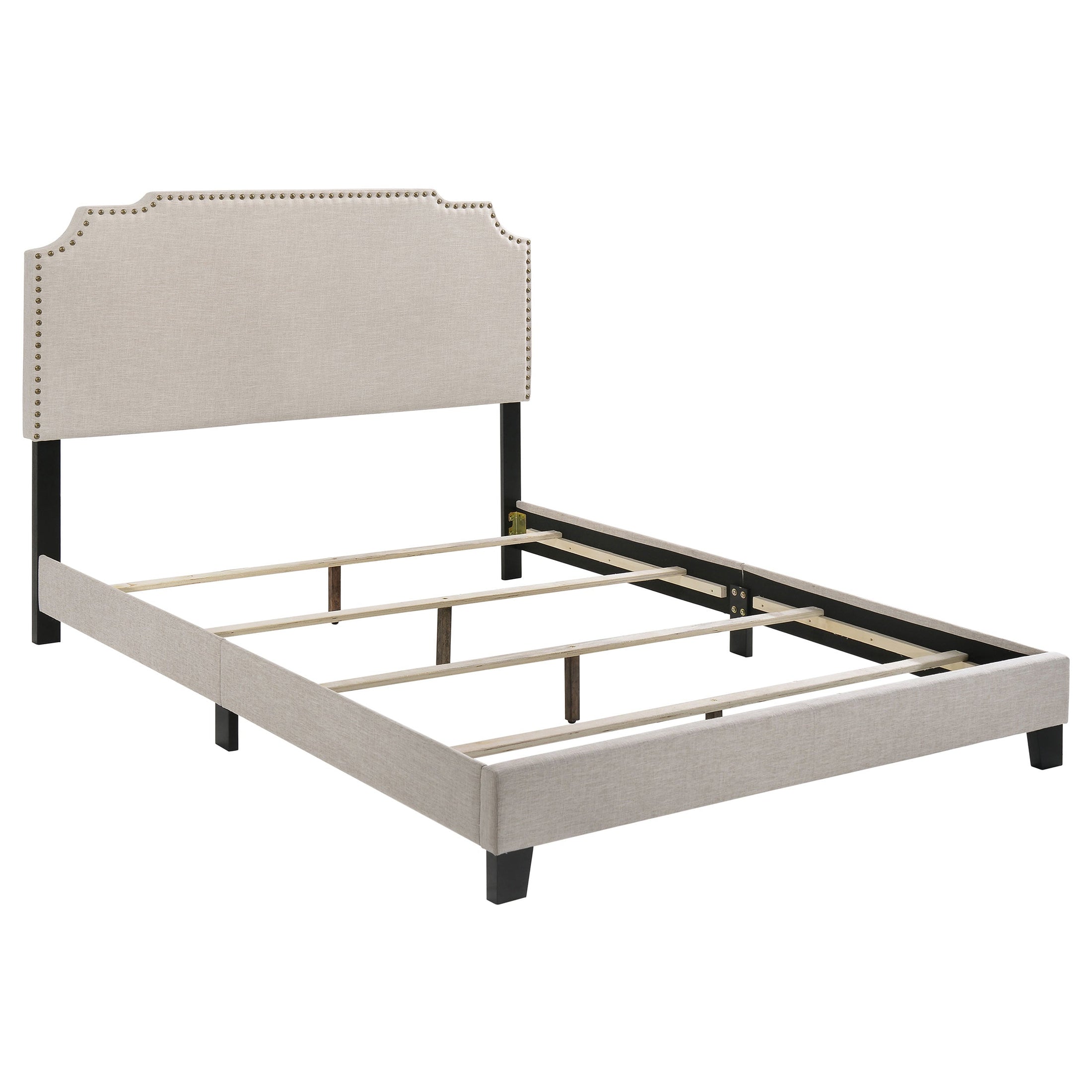 Cama Tamarac con paneles tapizados en beige