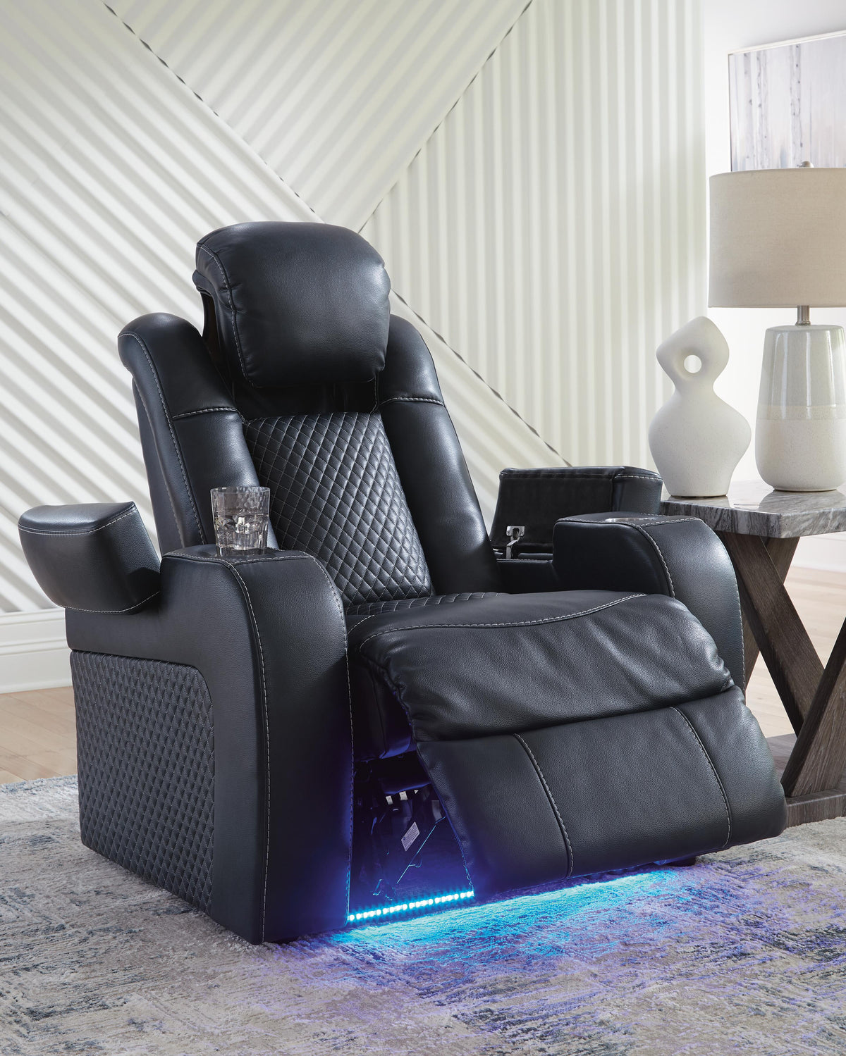 Fyne-Dyme Sofa, Loveseat and Recliner