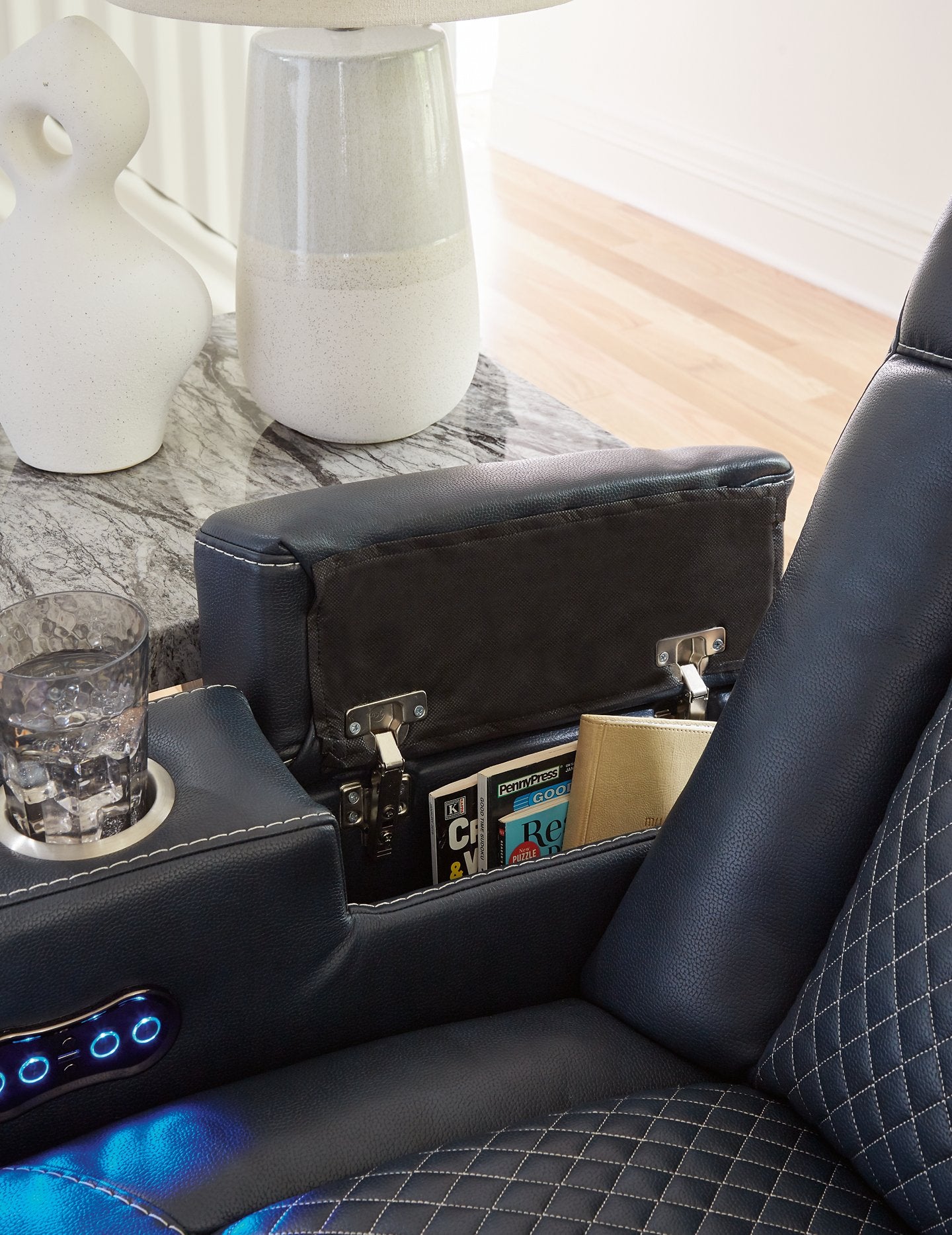 Sofá reclinable eléctrico Fyne-Dyme