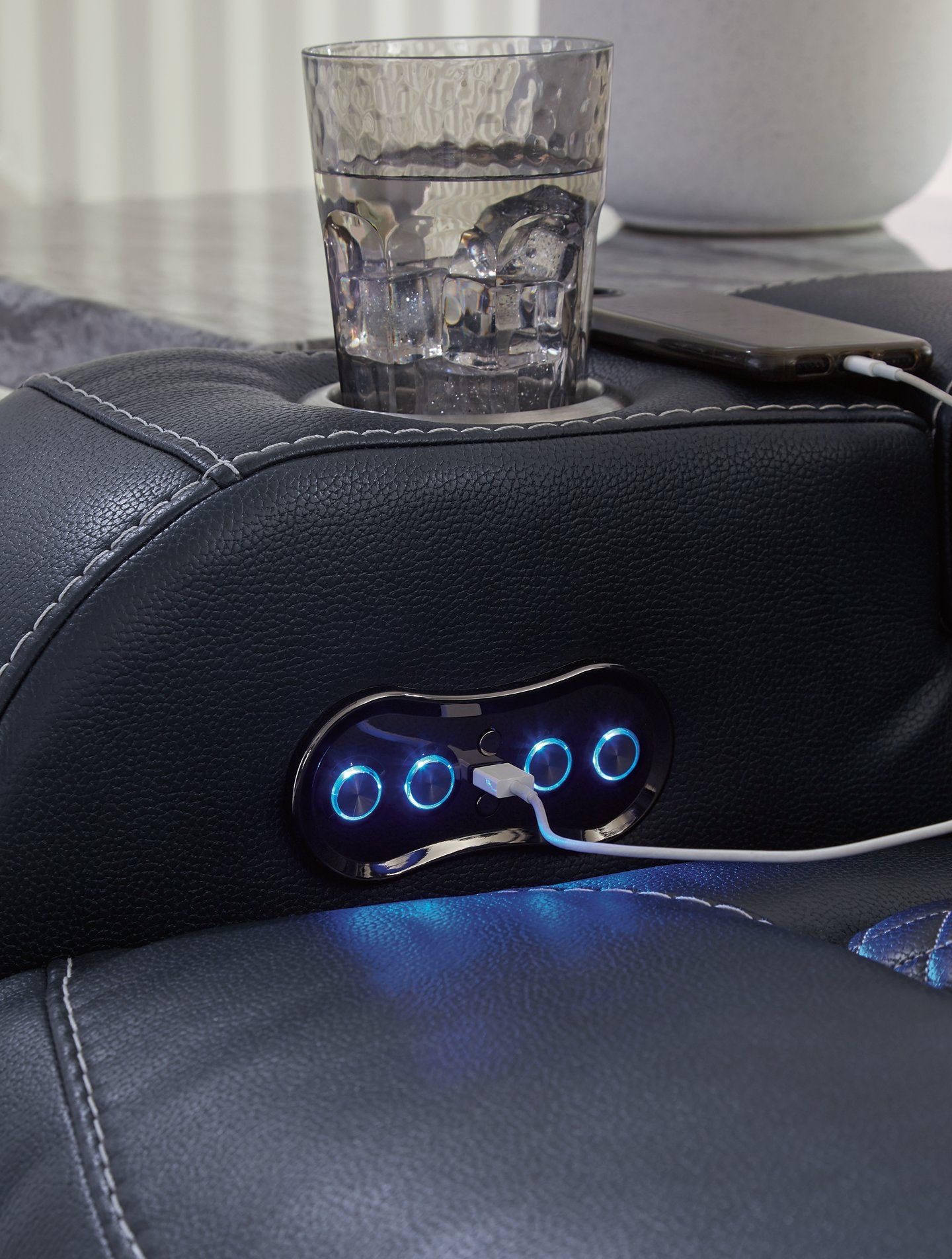 Sofá reclinable eléctrico Fyne-Dyme