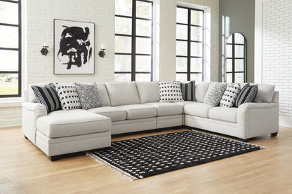 Huntsworth Sectional with Chaise