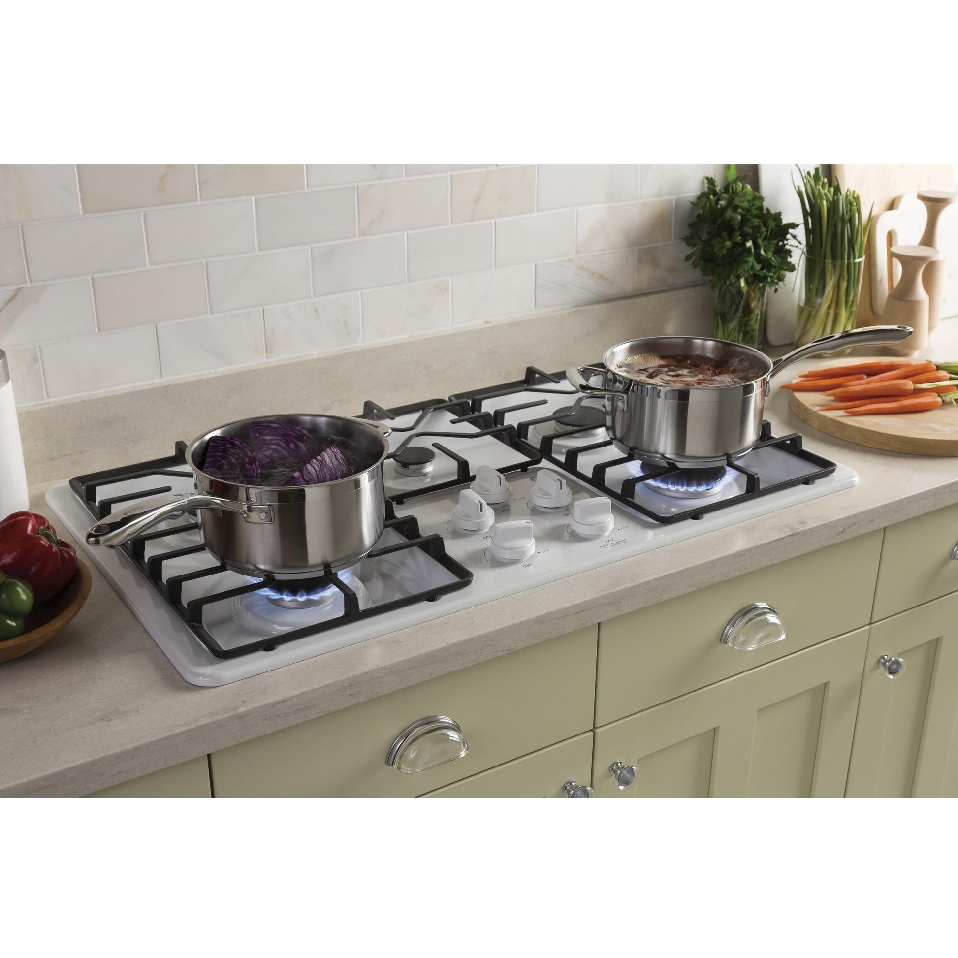 GE 36-inch Built-In Gas Cooktop with MAX Burner System JGP3036DLWW IMAGE 5