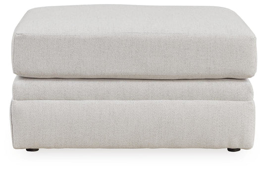 Maitelynn Ottoman