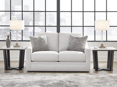Maitelynn Loveseat