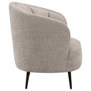 Silla Ellorie con respaldo curvo y tapizado en beige