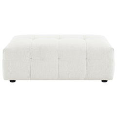 Otomana rectangular tapizada Everly Boucle en color blanco roto