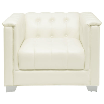 Sillón Chaviano tapizado con brazos articulados, color blanco perla
