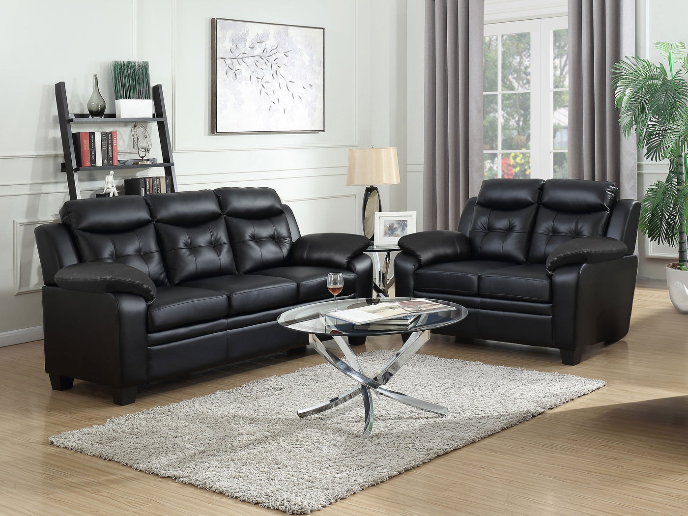 Conjunto de sofá capitoné con brazos acolchados y tapizado Finley en negro