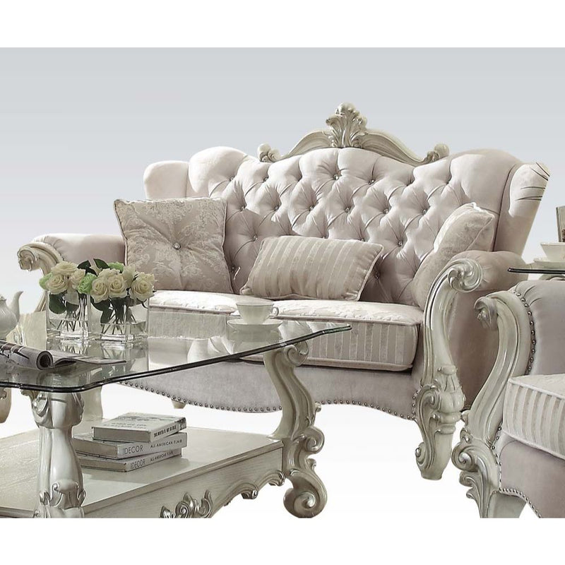 Loveseat Versailles de 69" de largo con 3 almohadas