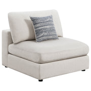 Silla Serene tapizada sin brazos en color beige