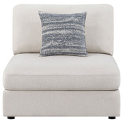 Silla Serene tapizada sin brazos en color beige