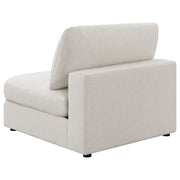 Silla Serene tapizada sin brazos en color beige