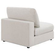 Silla Serene tapizada sin brazos en color beige