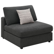 Silla Serene tapizada sin brazos en color beige