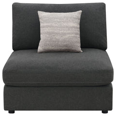 Silla Serene tapizada sin brazos en color beige