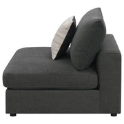 Silla Serene tapizada sin brazos en color beige