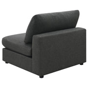 Silla Serene tapizada sin brazos en color beige