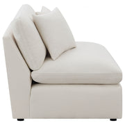 Silla Hobson tapizada sin brazos color marfil