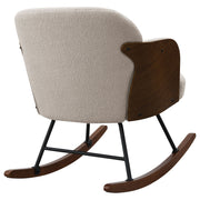 Mecedora Paige Boucle con respaldo medio tapizada en beige