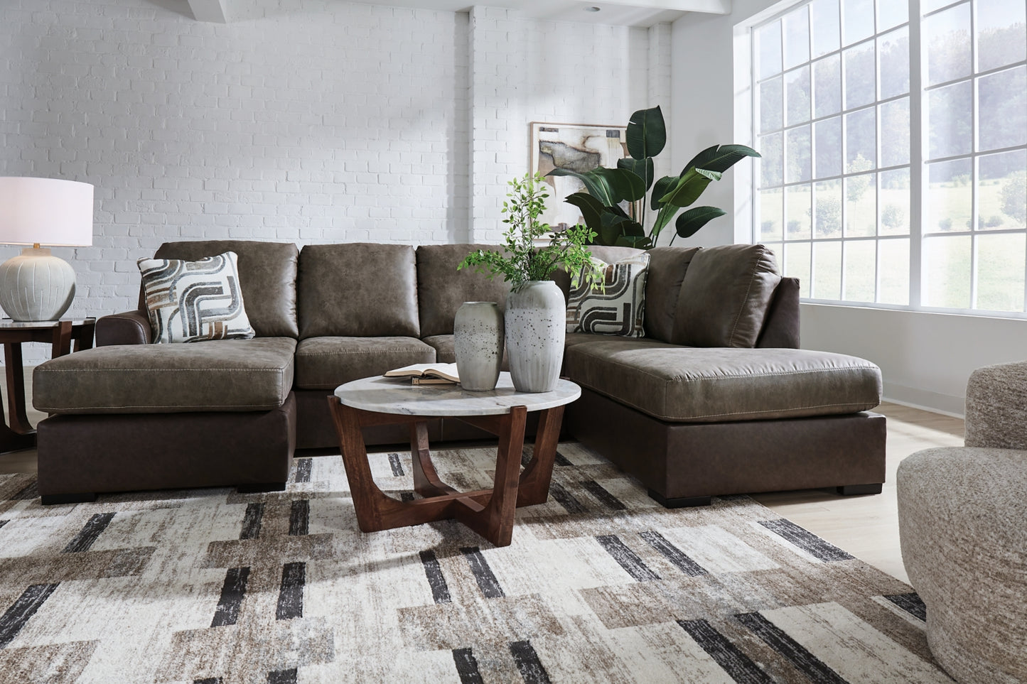 Baltic-Park 2-Piece Sleeper Sectional with Chaise