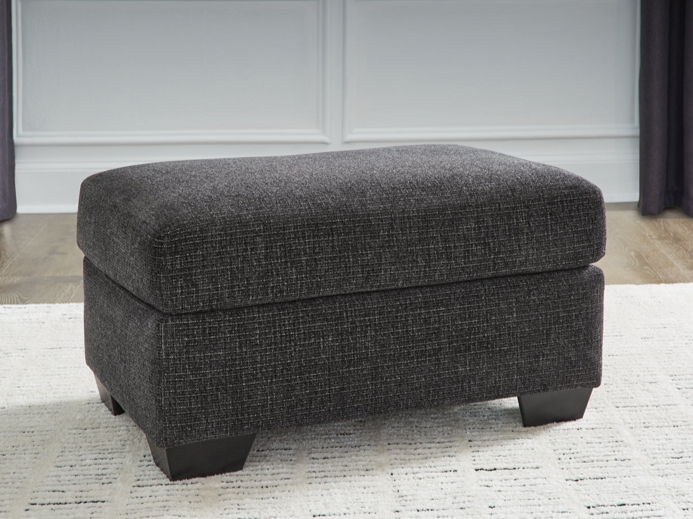 Loreo Ottoman