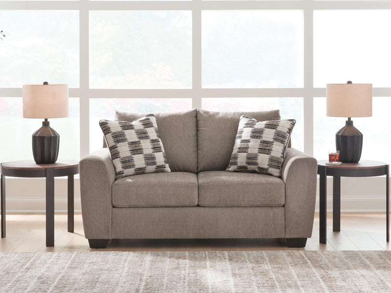 Loreo 68in Loveseat
