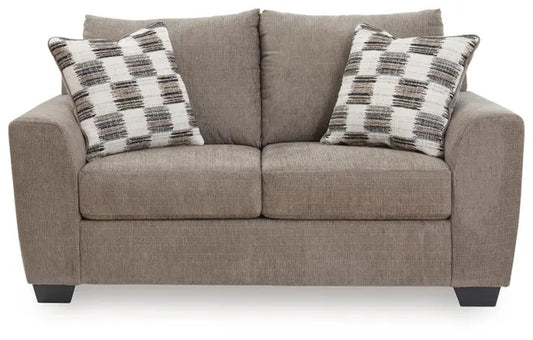 Loreo 68in Loveseat