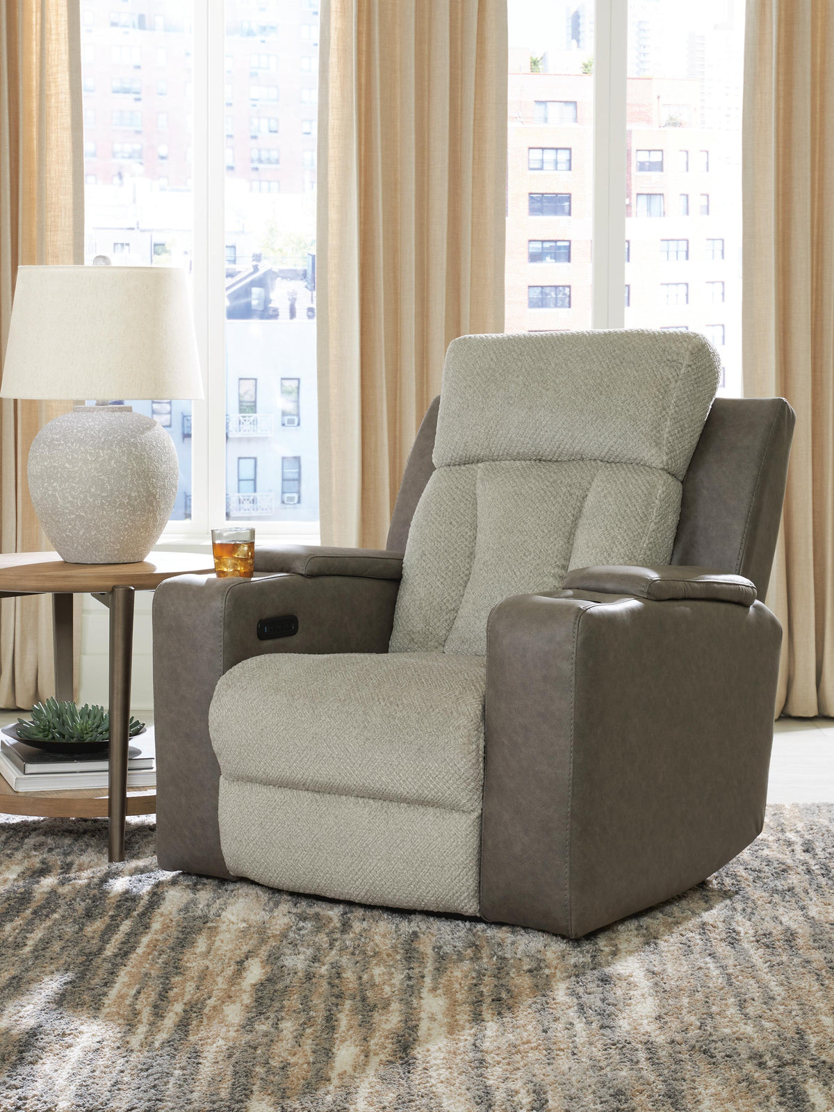 Stately Check PWR Recliner/ADJ Headrest