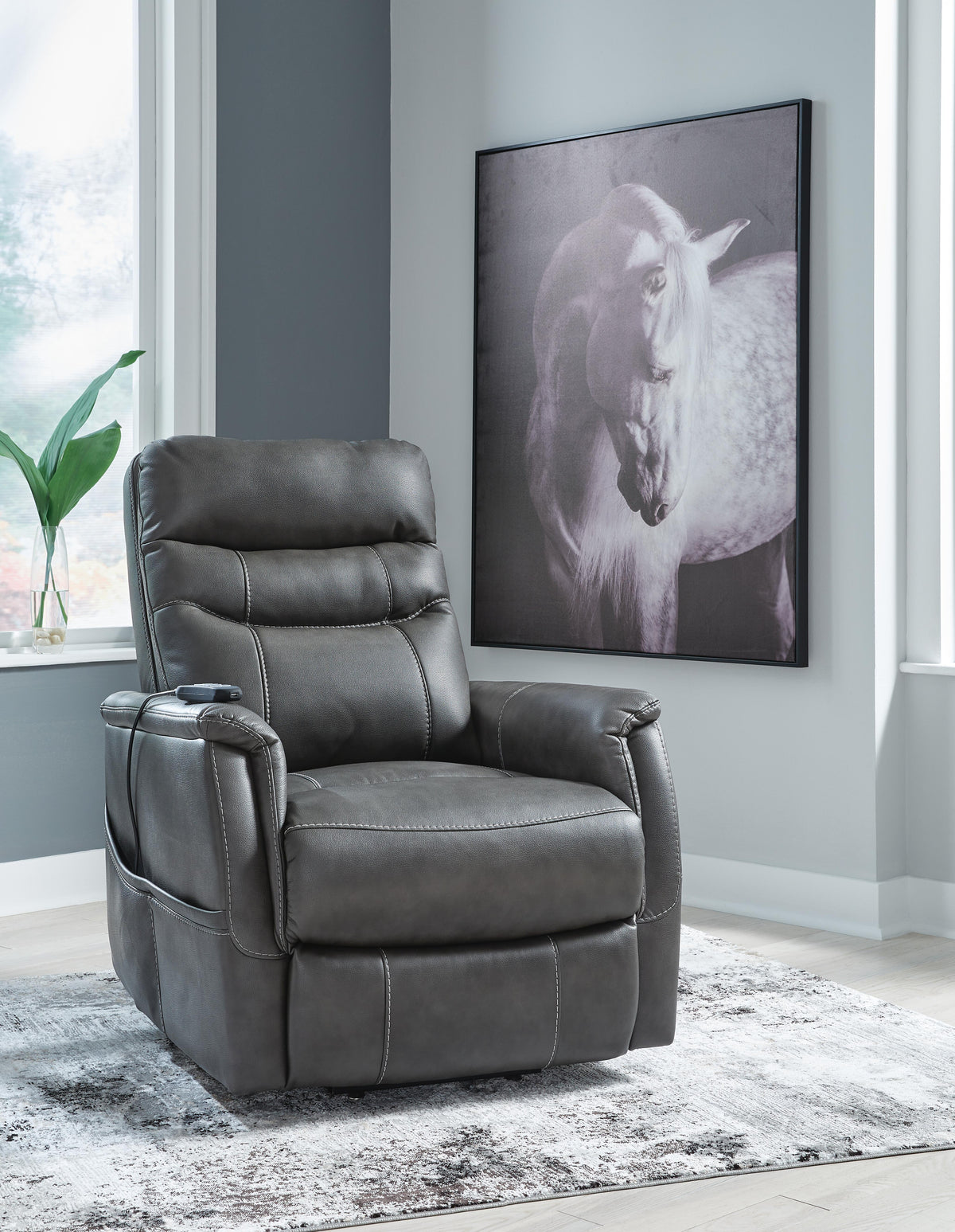Strawbill Power Lift Recliner