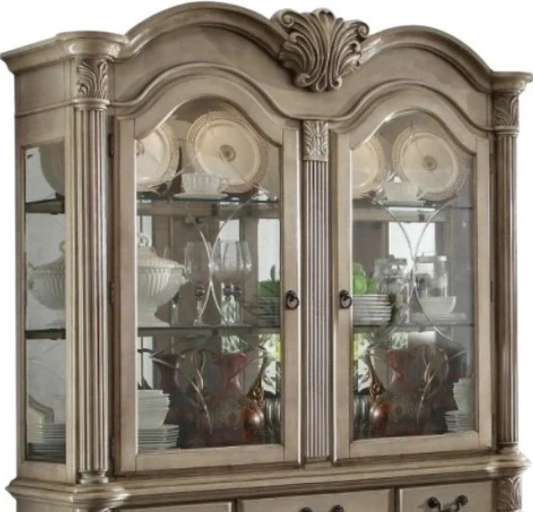 Chateau De Ville Hutch