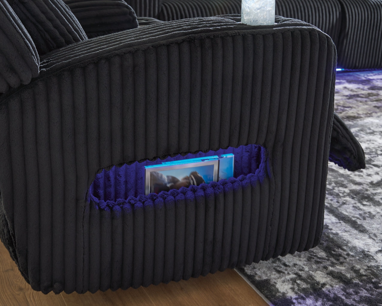 TwinBrooke PWR Recliner/ADJ Headrest