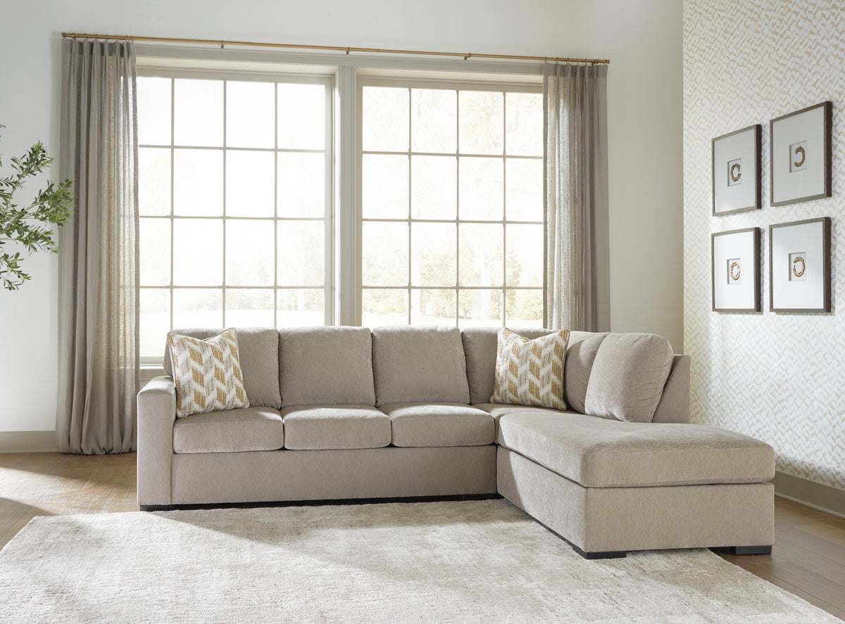 MaKaylen 2-Piece Sectional with Chaise