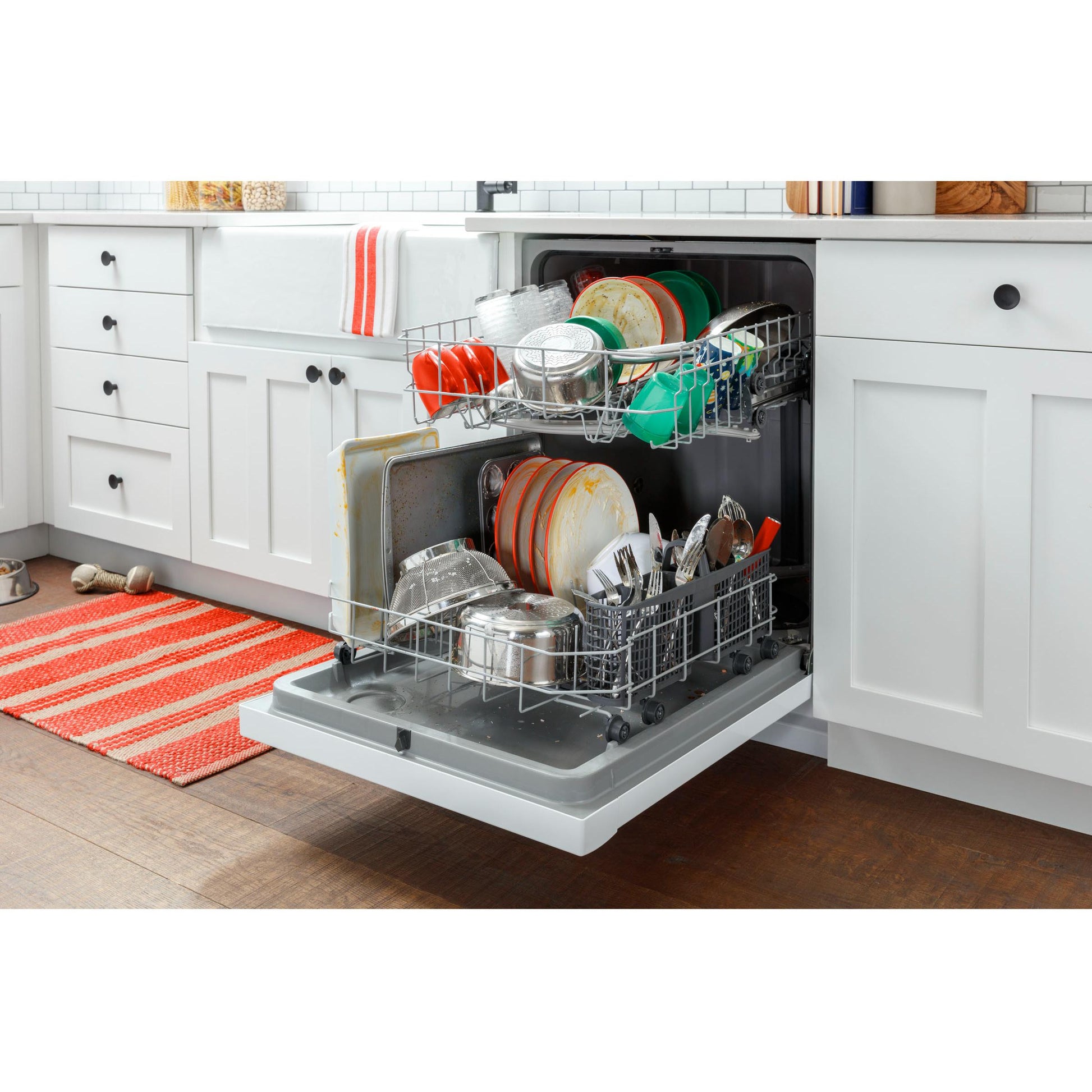 Hotpoint 24-inch Built-in Dishwasher with Water Filtration System HDF330PGRWW IMAGE 9